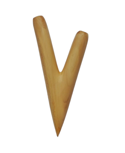 Kuripe z Drewna Sheoaks (Casuarinaceae) rzeźbione