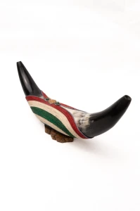 "TIERRA" Decorated Kuripe from Horn