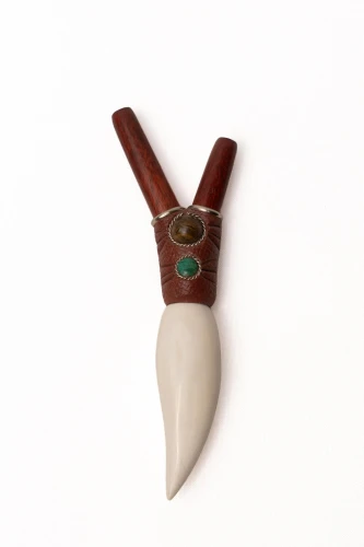 "COLMILLO" Kuripe from Palo Sangre wood (Brosimum rubescens)